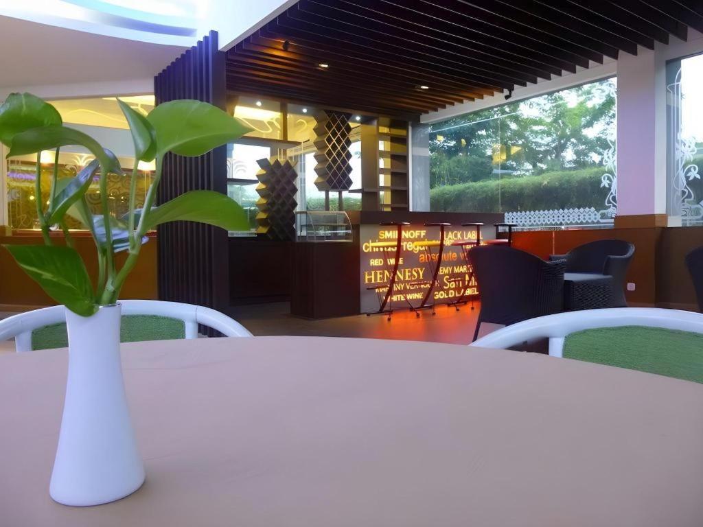 Hotel New Puri Garden Bandara Semarang Ngoại thất bức ảnh